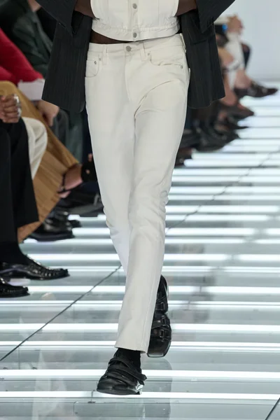 Look 9